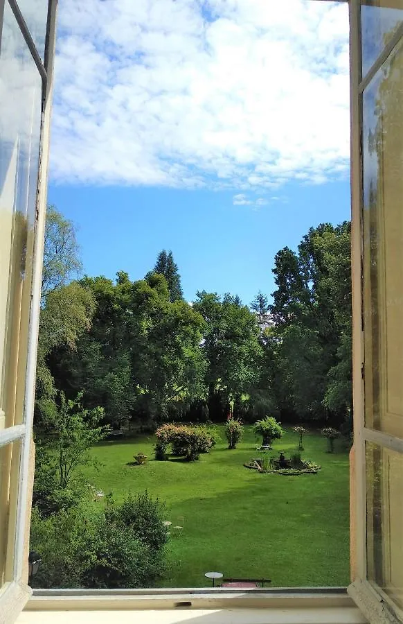 Chateau De La Vernede, La Grande Vernede Bed & Breakfast Saint-Remy-de-Chargnat France